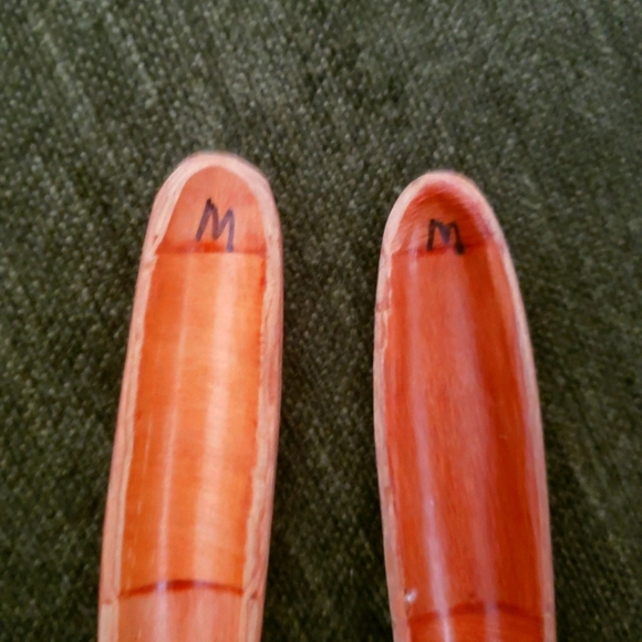 Beautiful Wood Salad Bowl with Serving Utensils - Picture 11 of 11